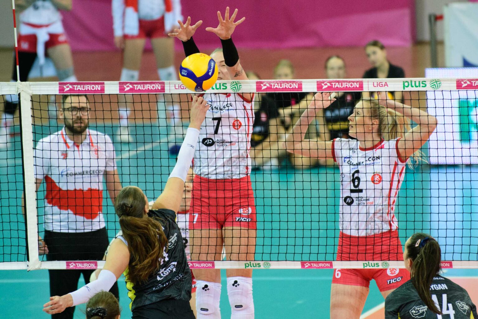 LKS Commercecon Lodz vs Sokol Mogielno fot Sebastian Szwajkowski 8