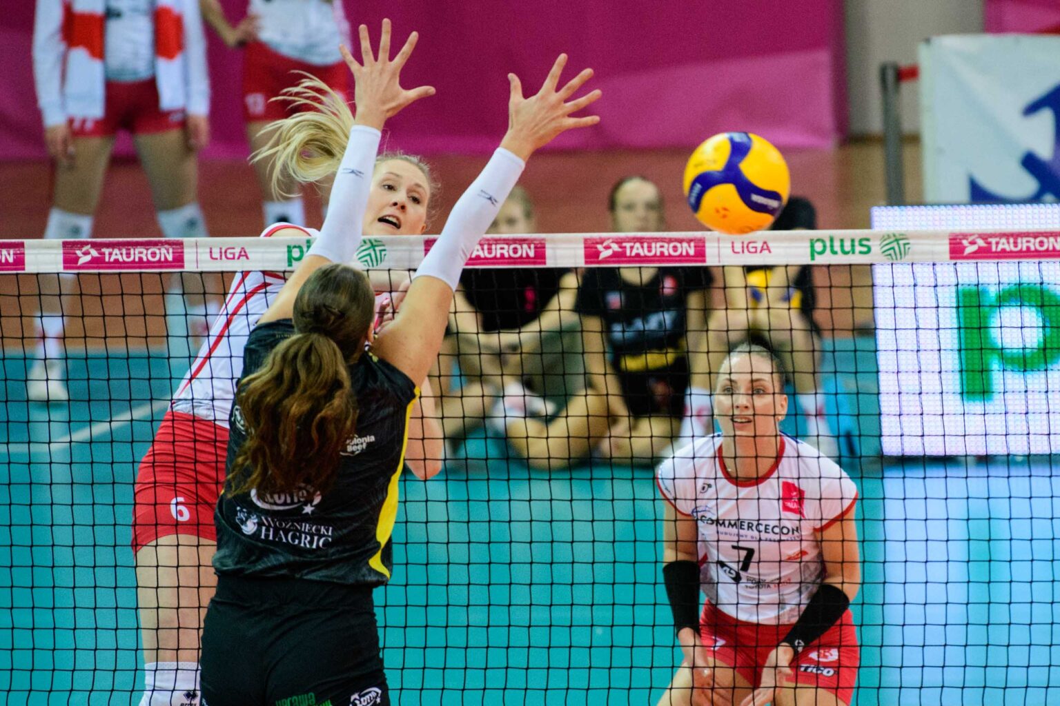 LKS Commercecon Lodz vs Sokol Mogielno fot Sebastian Szwajkowski 9