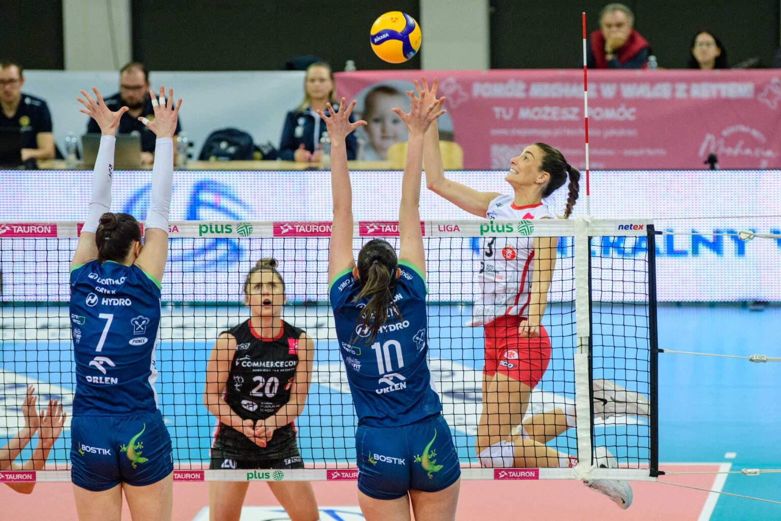 LKS Commercecon vs BKS Bielsko Biala fot Sebastian Szwajkowski