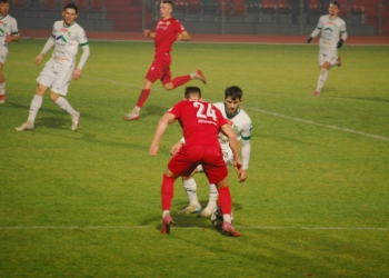 III liga gr. 1 - 16. kolejka. Warta Sieradz liderem, choć tylko na chwilę. Reszta bez punktów [ZDJĘCIA]