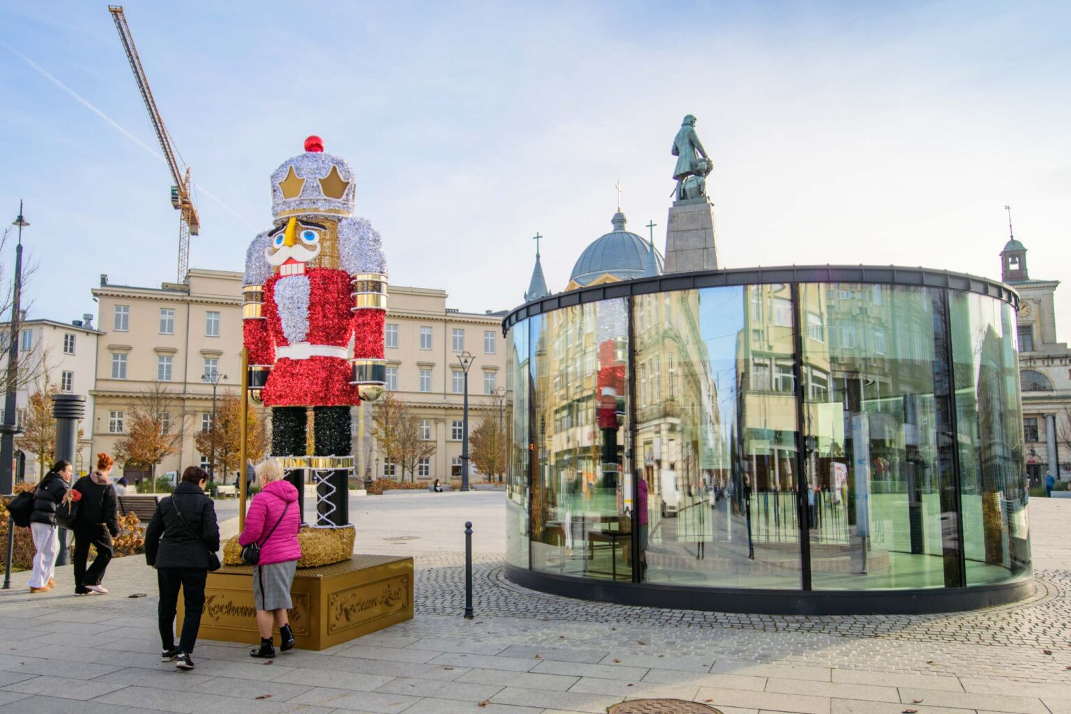 Nowa iluminacja na ul Piotrkowskiej fot Sebastian Szwajkowski 1 1