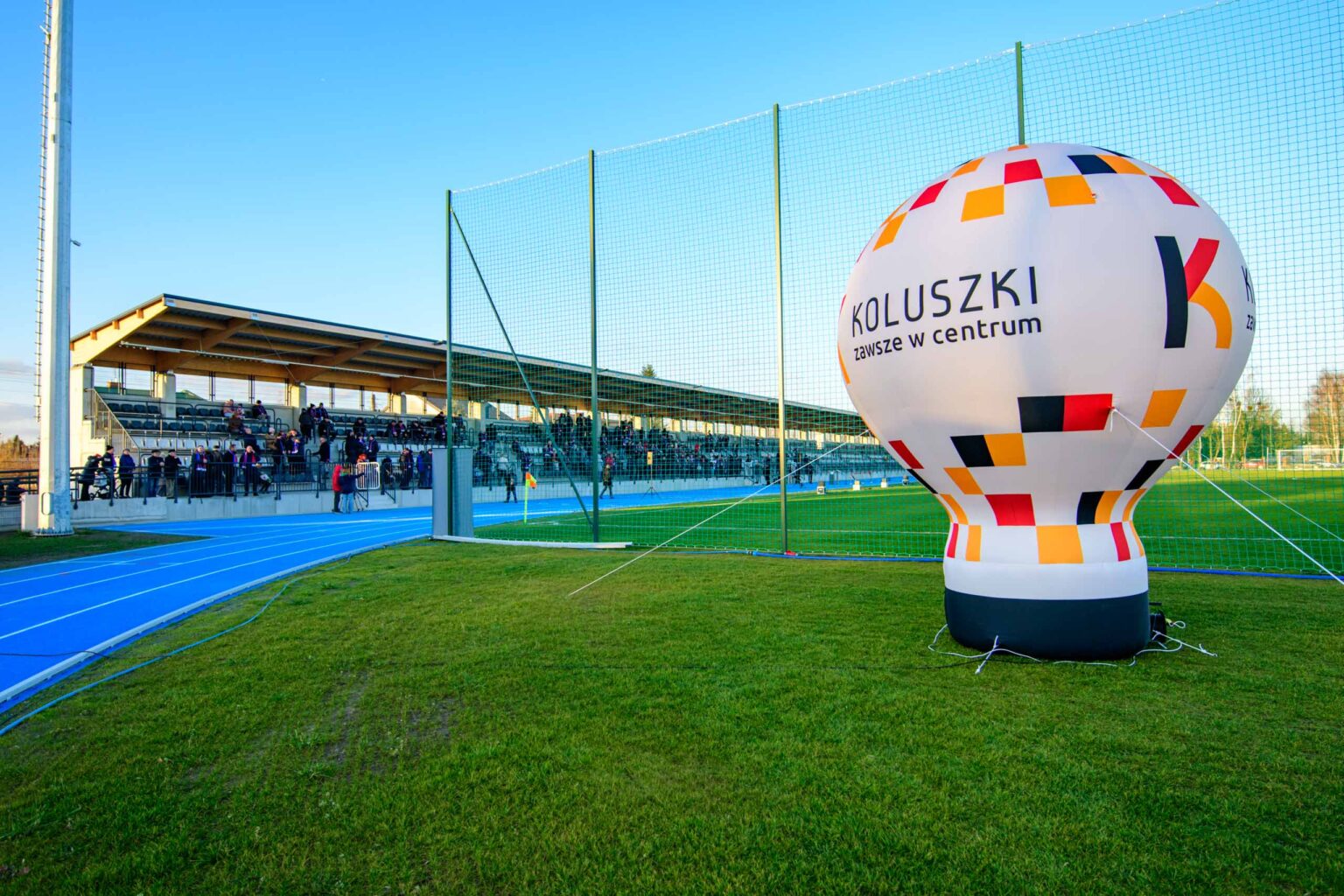Otwarcie stadionu KKS Koluszki fot Sebastian Szwajkowski