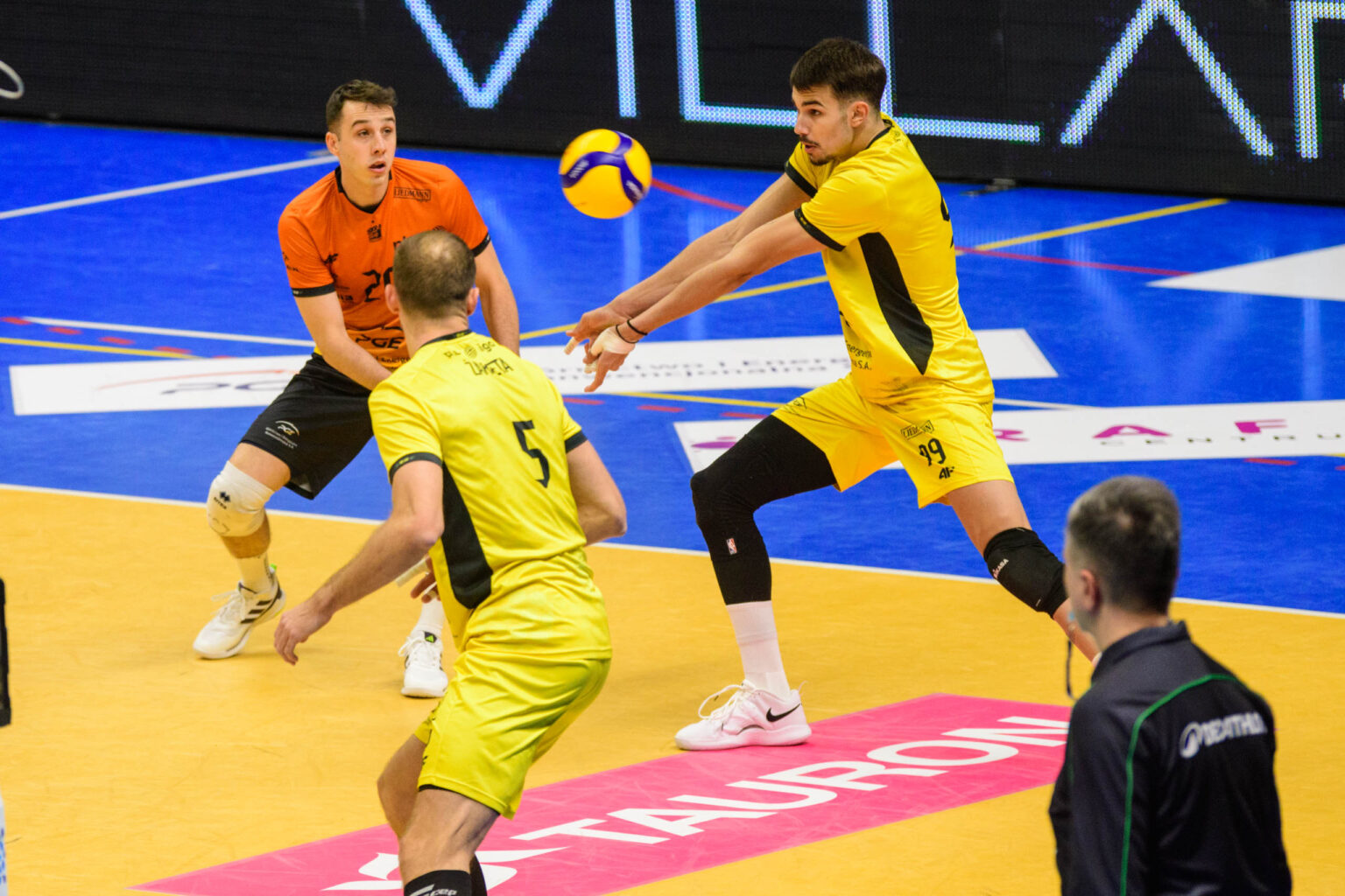 PGE Skra Bełchatów vs Hemarpol Politechnika Częstochowa fot Sebastian Szwajkowski_6 PGE Skra Belchatow vs Hemarpol Politechnika Czestochowa fot Sebastian Szwajkowski 6