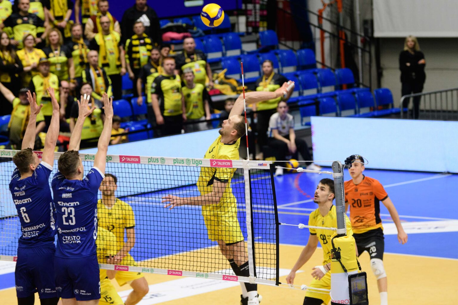 PGE Skra Bełchatów vs Hemarpol Politechnika Częstochowa fot Sebastian Szwajkowski_7 PGE Skra Belchatow vs Hemarpol Politechnika Czestochowa fot Sebastian Szwajkowski 7