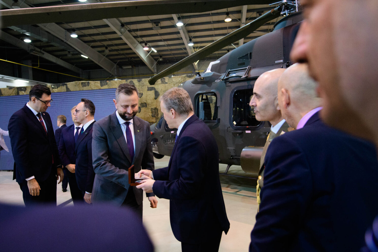 Pierwszy polski AW149 w bazie w Glinniku fot Sebastian Szwajkowski 14