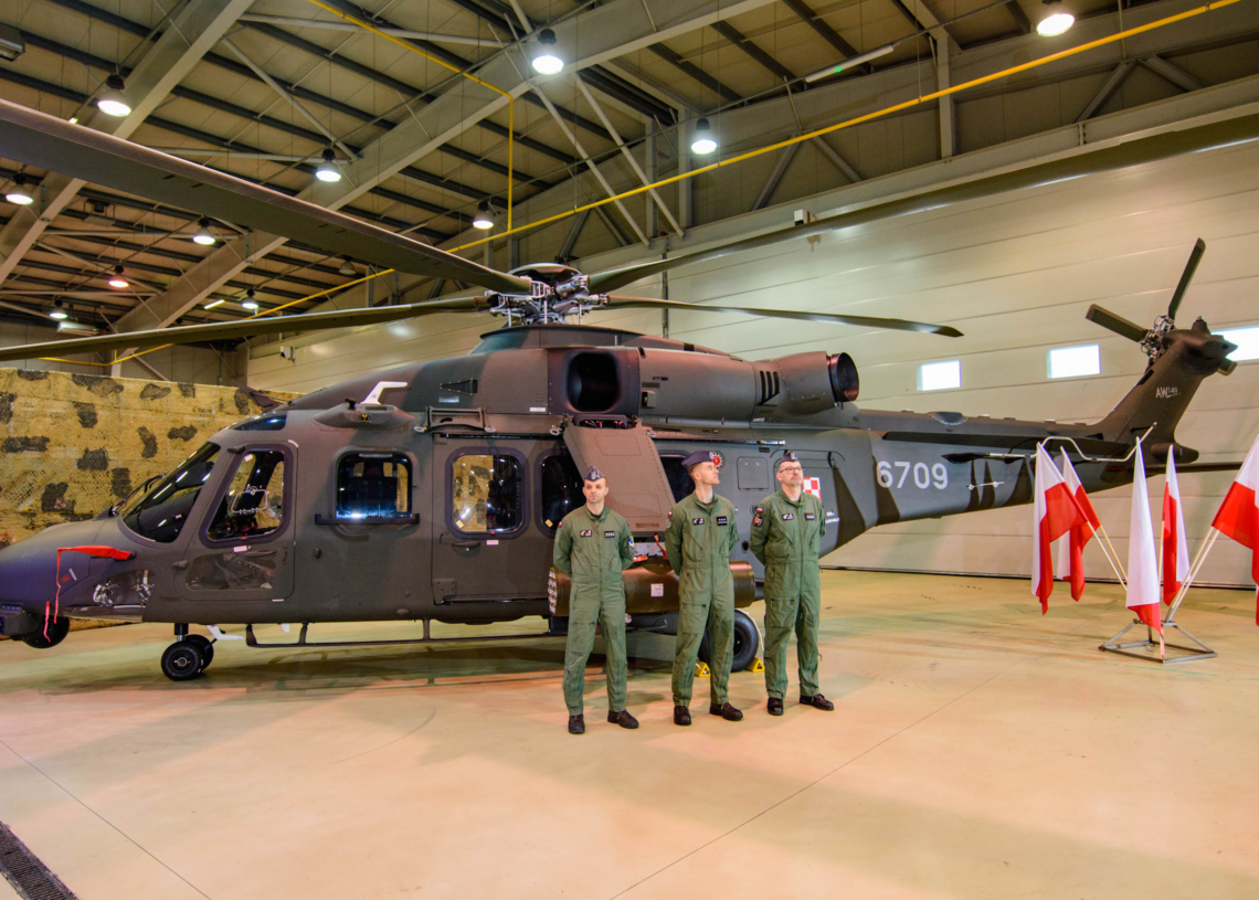 Śmigłowiec AW-149 przekazany jednostce w Łódzkiem. Został wyprodukowany w polskim zakładzie [ZDJĘCIA]