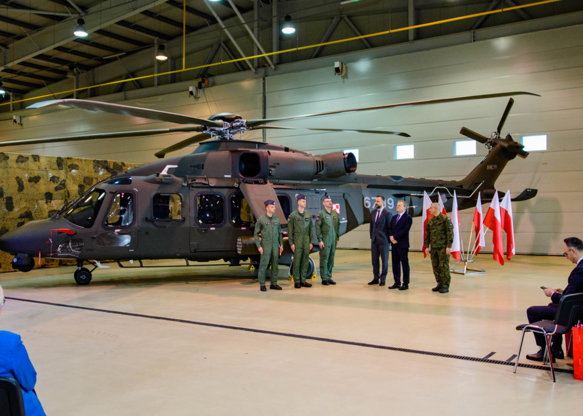 Pierwszy polski AW149 w bazie w Nowym Glinniku | 2025-11-27