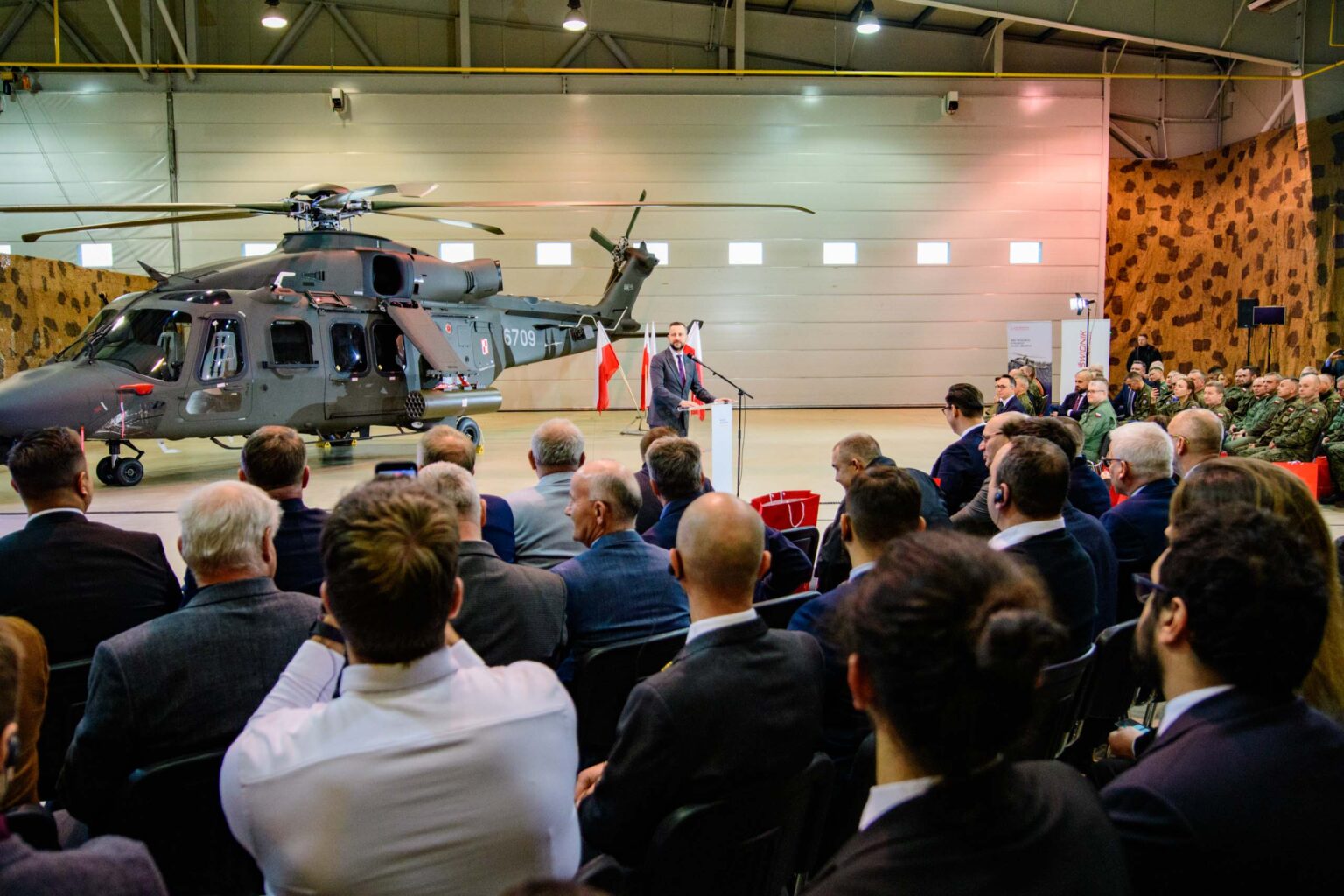 Pierwszy polski AW149 w bazie w Glinniku fot Sebastian Szwajkowski_7 Pierwszy polski AW149 w bazie w Glinniku fot Sebastian Szwajkowski 7