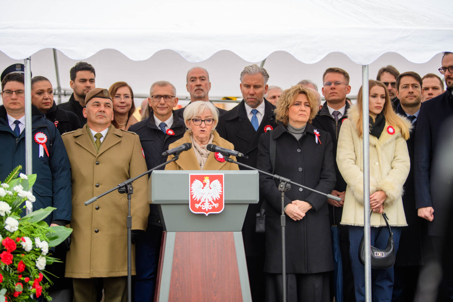 Swieto Niepodleglosci uroczystosci pod katedra fot Sebastian Szwajkowski 18