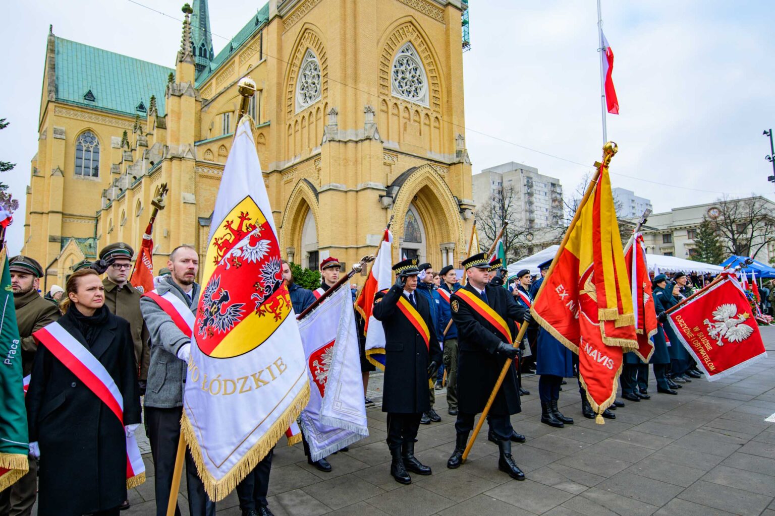 Swieto Niepodleglosci uroczystosci pod katedra fot Sebastian Szwajkowski 3