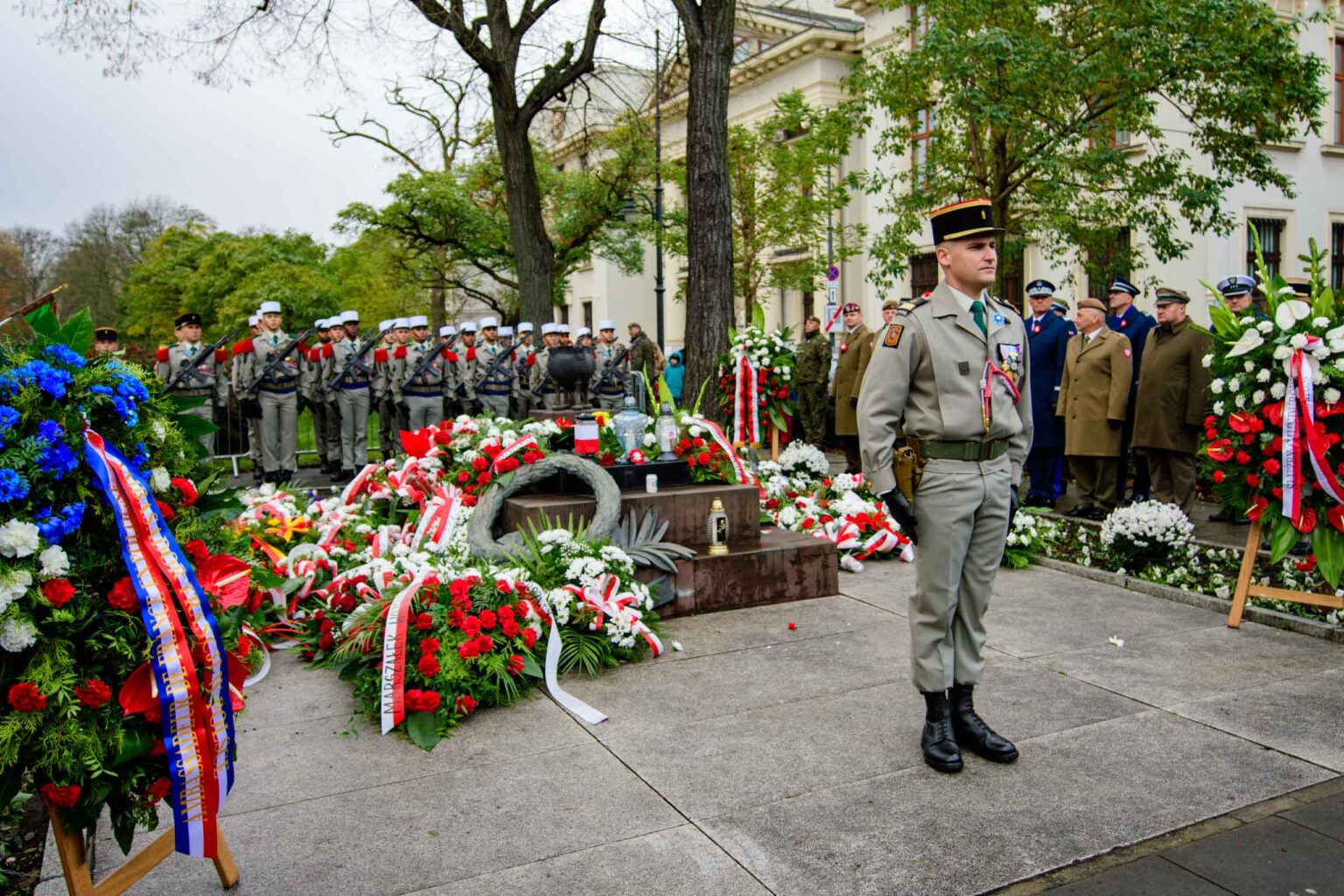 Swieto Niepodleglosci uroczystosci pod katedra fot Sebastian Szwajkowski 7