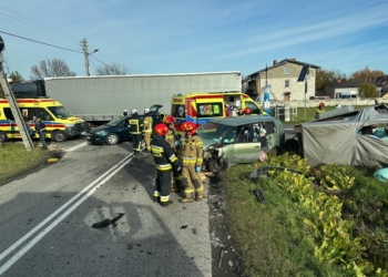 Zderzenie osobówek w powiecie radomszczańskim. 4 osoby ranne