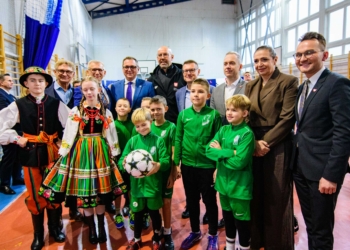 Miliony dla sportu w Łódzkiem: 10 nowych Orlików i modernizacja kluczowych obiektów