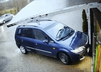 Radomsko: 26-latek pomylił biegi i wjechał w sklep. Był kompletnie pijany