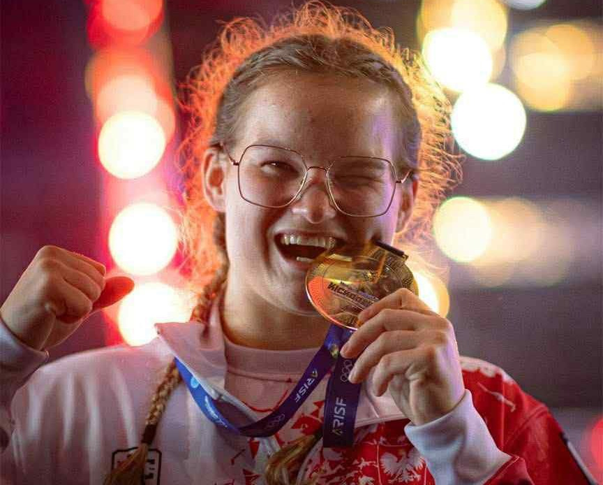Łódzkie mistrzem kickboxingu. MŚ w Abu Zabi - Amelia Kostrzewa