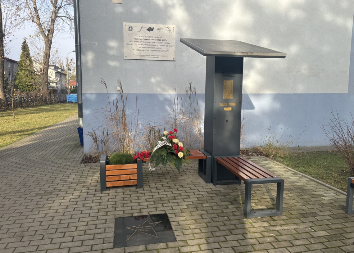 Leszek z "Daleko od szosy wrócił" do samochodówki. Upamiętniono twórcę serialu