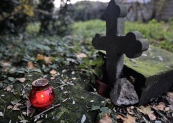 Historie nieodległe. Zapomniany Cmentarz Wiznera [PODCAST]