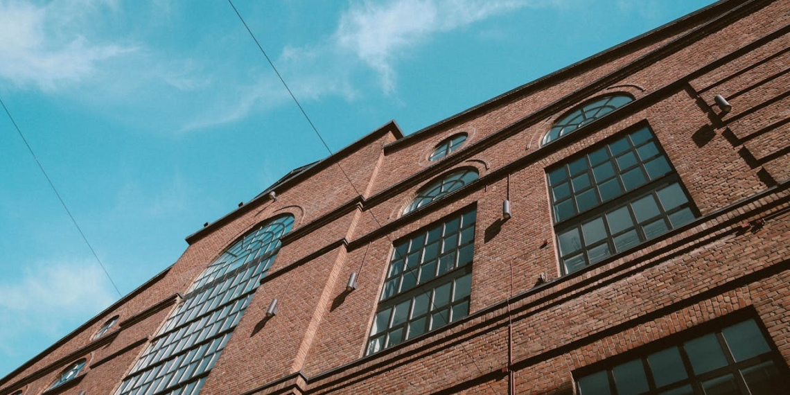 Jak Łódź wykorzystuje swój potencjał postindustrialny? Inwestycja w rewitalizowane nieruchomości komercyjne a stopa zwrotu 1 Jak Łódź wykorzystuje swój potencjał postindustrialny? Inwestycja w rewitalizowane nieruchomości komercyjne a stopa zwrotu