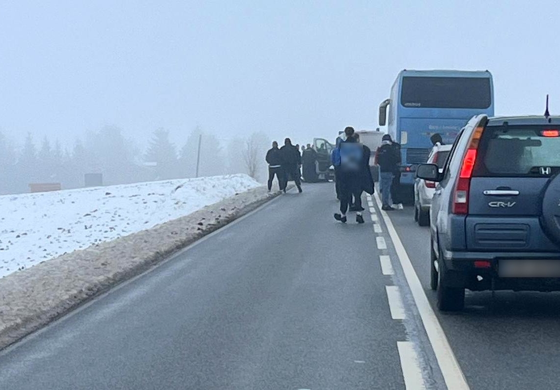 Atak na autokar kibiców Unii Skierniewice. Policja pokrzyżowała plany kibolom z Grudziądza 1 Atak na autokar kibiców Unii Skierniewice. Policja pokrzyżowała plany kibolom z Grudziądza