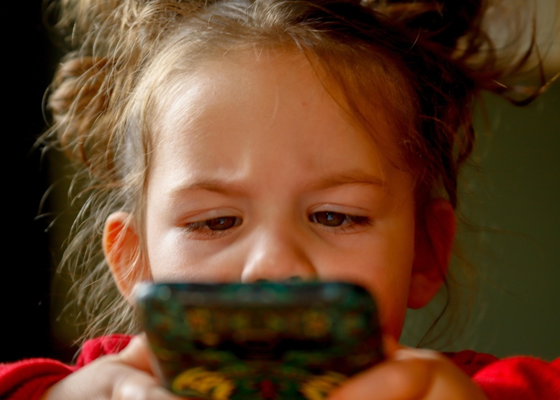 Internet bez opieki nie jest przestrzenią dla dziecka. Jak reagować, zanim będzie za późno? 1 Internet bez opieki nie jest przestrzenią dla dziecka. Jak reagować, zanim będzie za późno?