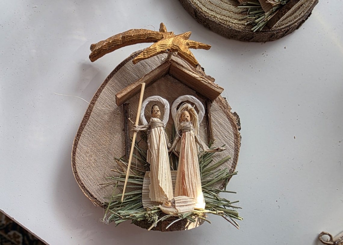 Miniaturowe szopki z naturalnych surowców