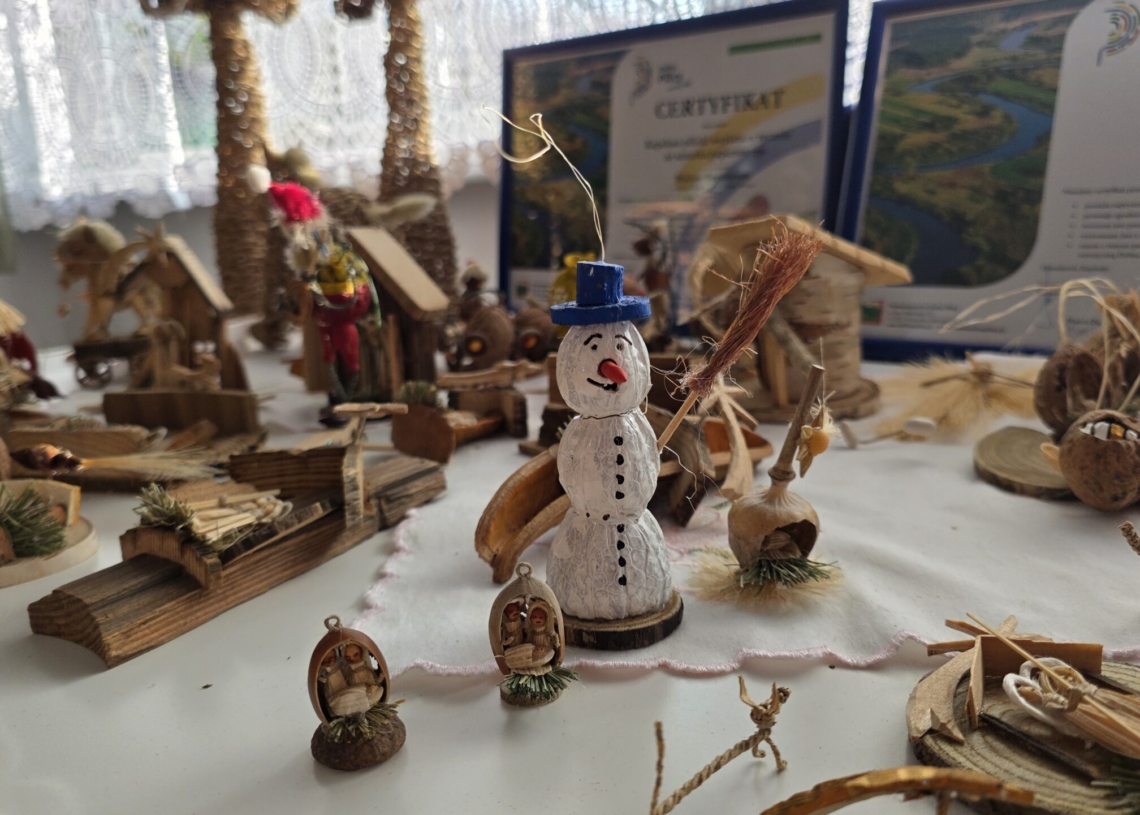 Miniaturowe szopki z naturalnych surowców