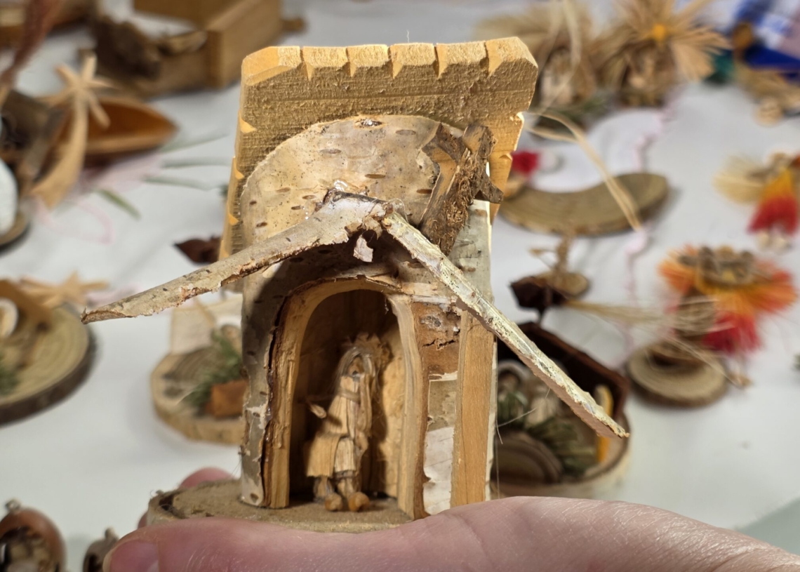Miniaturowe szopki z naturalnych surowców