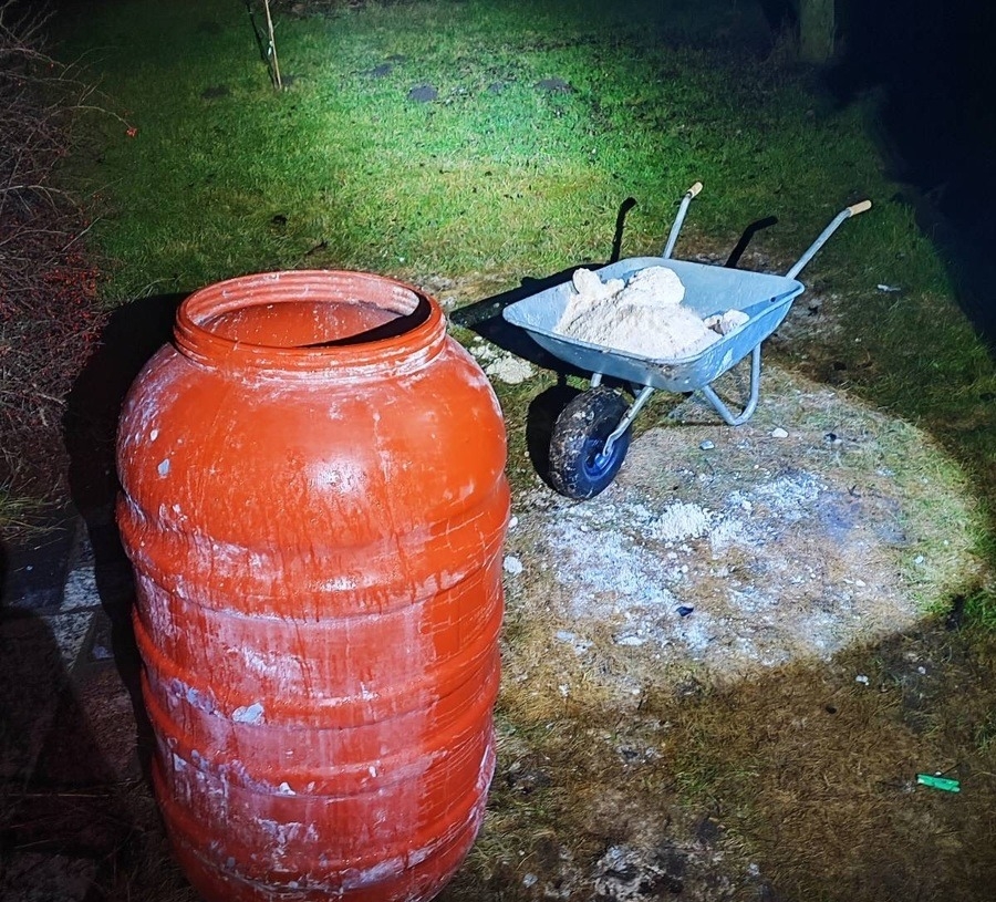 64 kilogramy amfetaminy i „fabryka” w stodole. Narkotyki wywozili… taczką 1 64 kilogramy amfetaminy i „fabryka” w stodole. Narkotyki wywozili… taczką