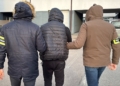 Obiecywali miłość, sprzedawali kobiety. Policja z Łodzi rozbiła gang „loverboyów”