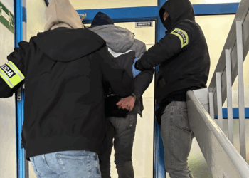 Zaatakowali obcokrajowców i grozili im śmiercią. Trafili do aresztu