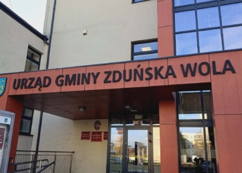Zrywanie plakatów i nielegalne podpisy. Wybory na wójta gminy Zduńska Wola w cieniu kontrowersji