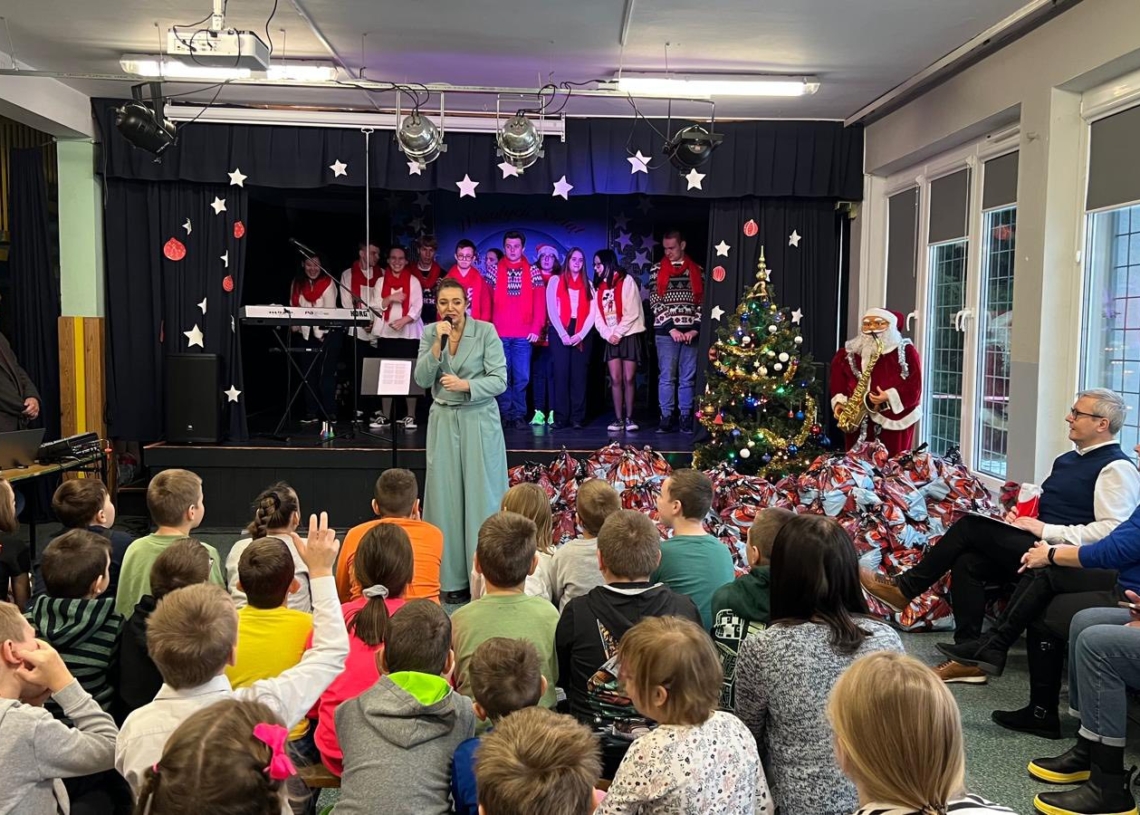 Akcja "Podziel się Wigilią" Fundacji Małgorzaty Niemczyk. Świąteczna pomoc dla dzieci z niepełnosprawnościami 1 Akcja "Podziel się Wigilią" Fundacji Małgorzaty Niemczyk. Świąteczna pomoc dla dzieci z niepełnosprawnościami