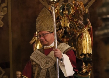 Kardynał Grzegorz Ryś przejął krakowski Kościół
