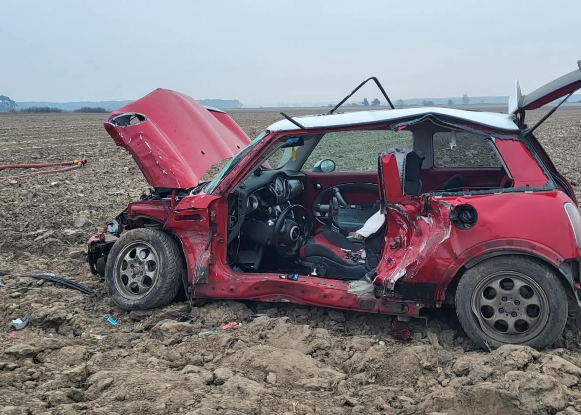 Wypadek pod Łowiczem na DW703. Są ranni 1 Wypadek pod Łowiczem na DW703. Są ranni