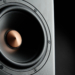 Nagłośnienie instalacyjne – jak dobrać system audio do różnych typów przestrzeni?