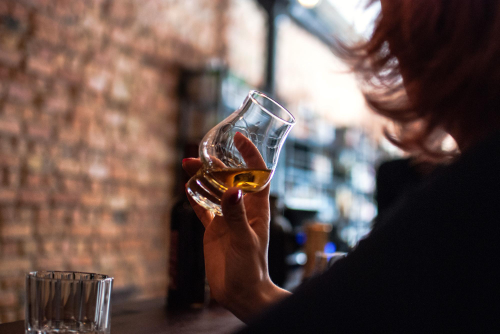 Nabite w butelkę. Alkoholizm kobiet