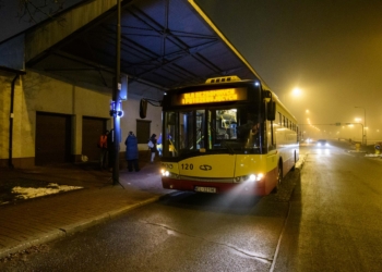 Ruszył autobus dla bezdomnych i potrzebujących. To już 22. sezon akcji, fot. Sebastian Szwajkowski