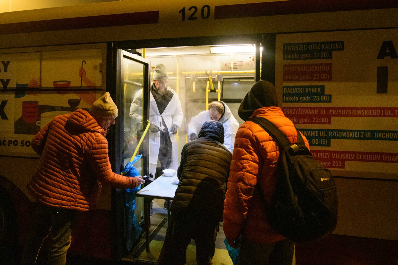 Autobus dla potrzebujacych 2025 fot Sebastian Szwajkowski 6