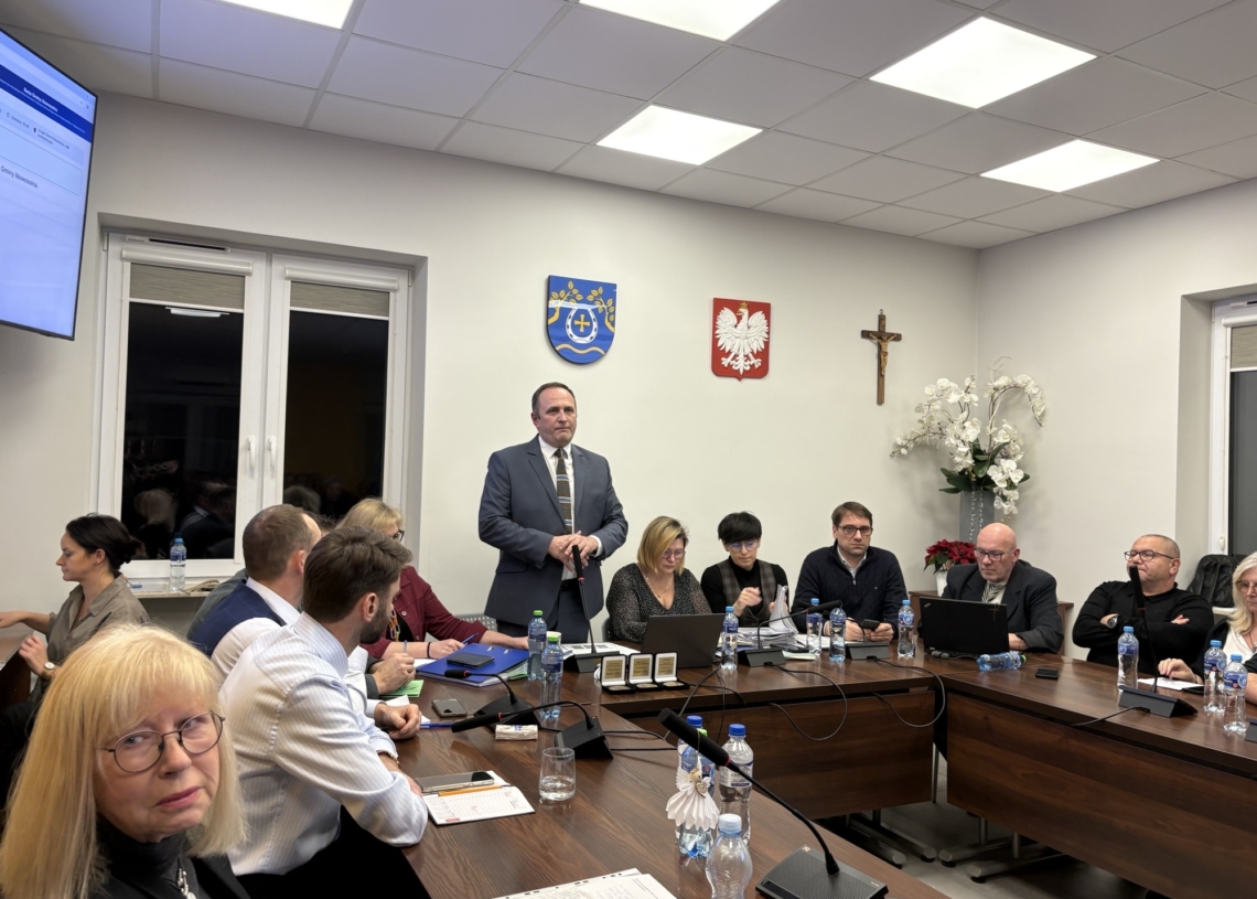 Centrum Bezpieczeństwa zamiast szkoły podstawowej w Wiączyniu Dolnym. Mieszkańcy protestują 1 Centrum Bezpieczeństwa zamiast szkoły podstawowej w Wiączyniu Dolnym. Mieszkańcy protestują