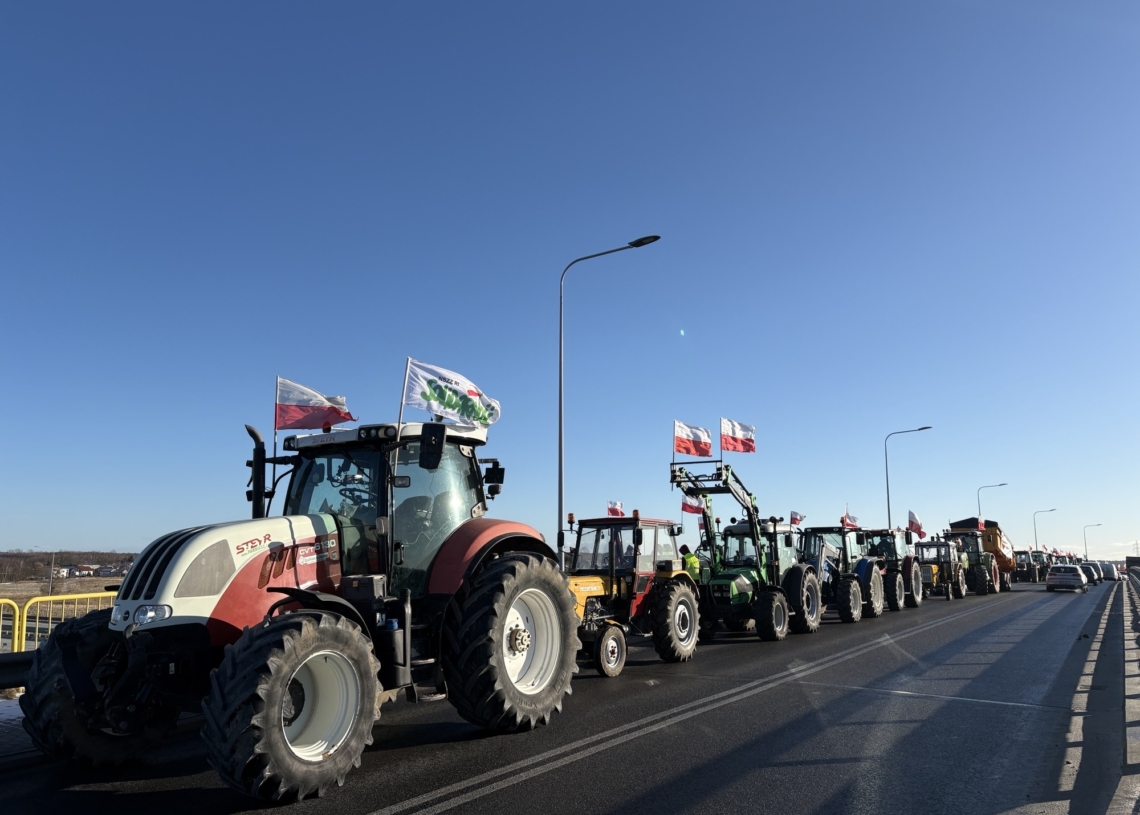 Protesty rolników w Łódzkiem. Na drogi wyjechały ciągniki i inne maszyny rolnicze