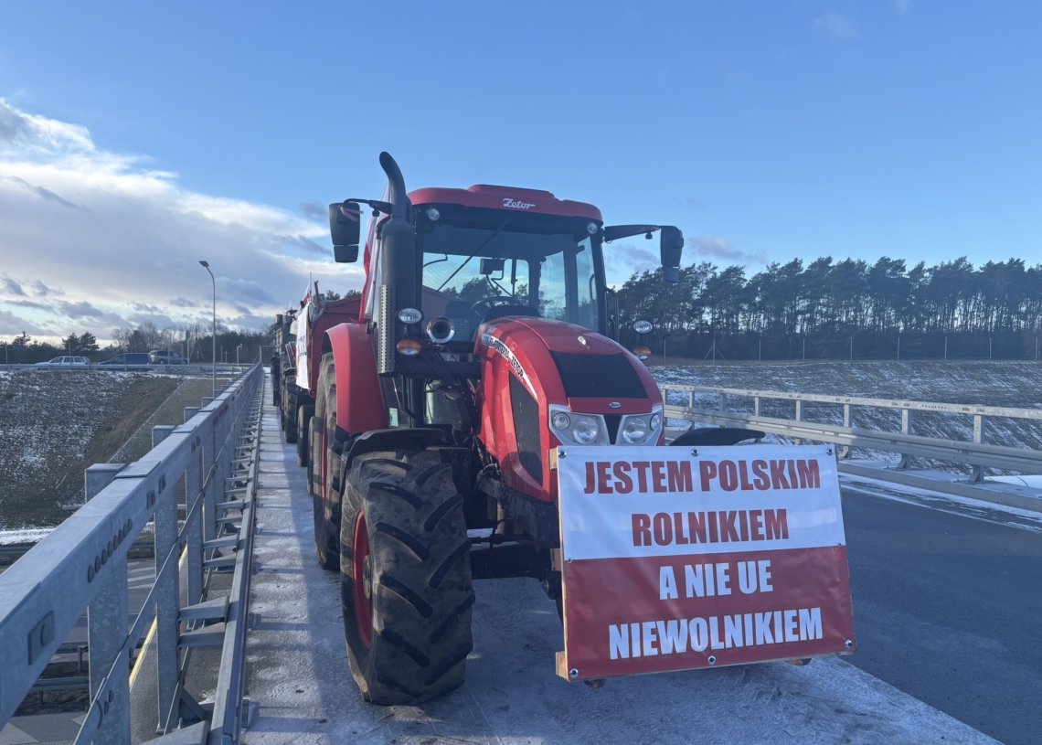 Protesty rolników w Łódzkiem. Na drogi wyjechały ciągniki i inne maszyny rolnicze