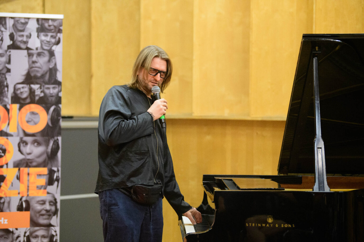 Leszek Mozdzer w Radiu Lodz fot Sebastian Szwajkowski 30