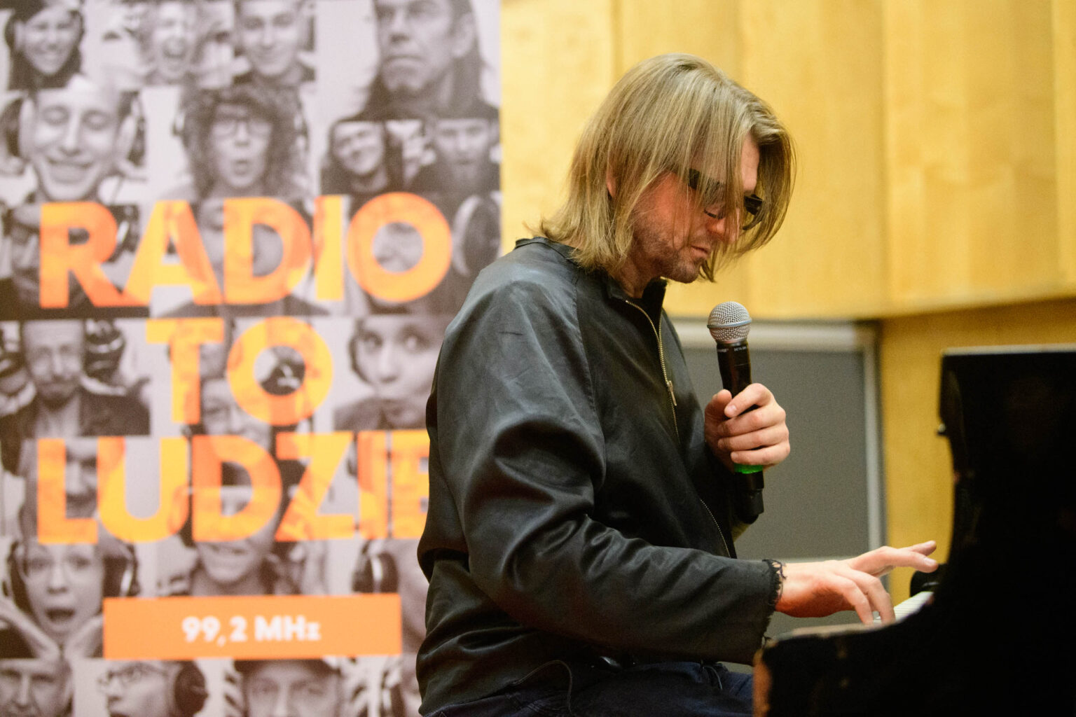 Leszek Mozdzer w Radiu Lodz fot Sebastian Szwajkowski 35