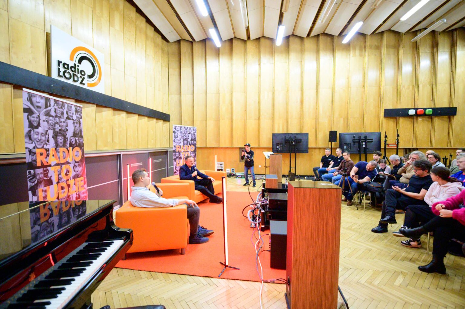 Odsłuch Pink Floyd w Studiu Debicha fot Sebastian Szwajkowski_17 Odsluch Pink Floyd w Studiu Debicha fot Sebastian Szwajkowski 17