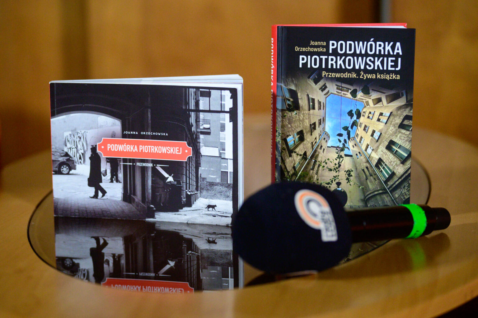 Podworka Piotrkowskiej spotkanie Piotra Bielawskiego z Joanna Orzechowska fot Sebastian Szwajkowski 1