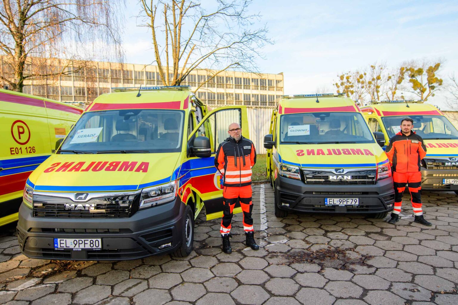 Przekazanie specjalistycznych ambulansow w WSRM fot Sebastian Szwajkowski 12