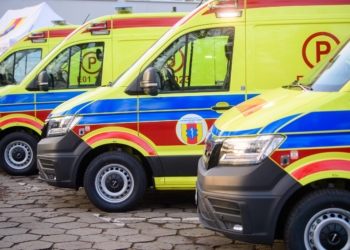 Przekazanie specjalistycznych ambulansow w WSRM fot Sebastian Szwajkowski 13