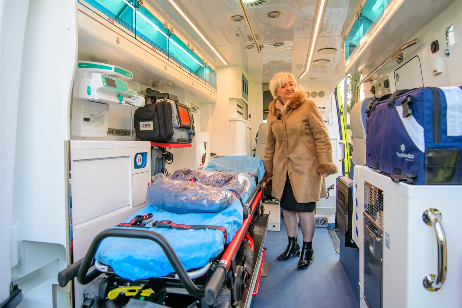 Przekazanie specjalistycznych ambulansow w WSRM fot Sebastian Szwajkowski 9
