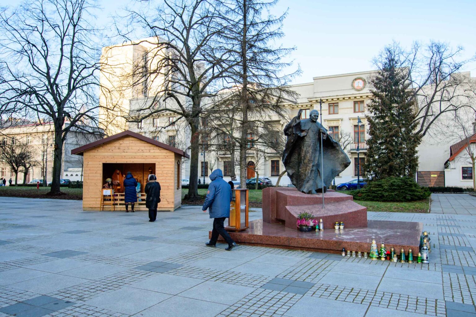 Szopka przed katedra w Lodzi fot Sebastian Szwajkowski