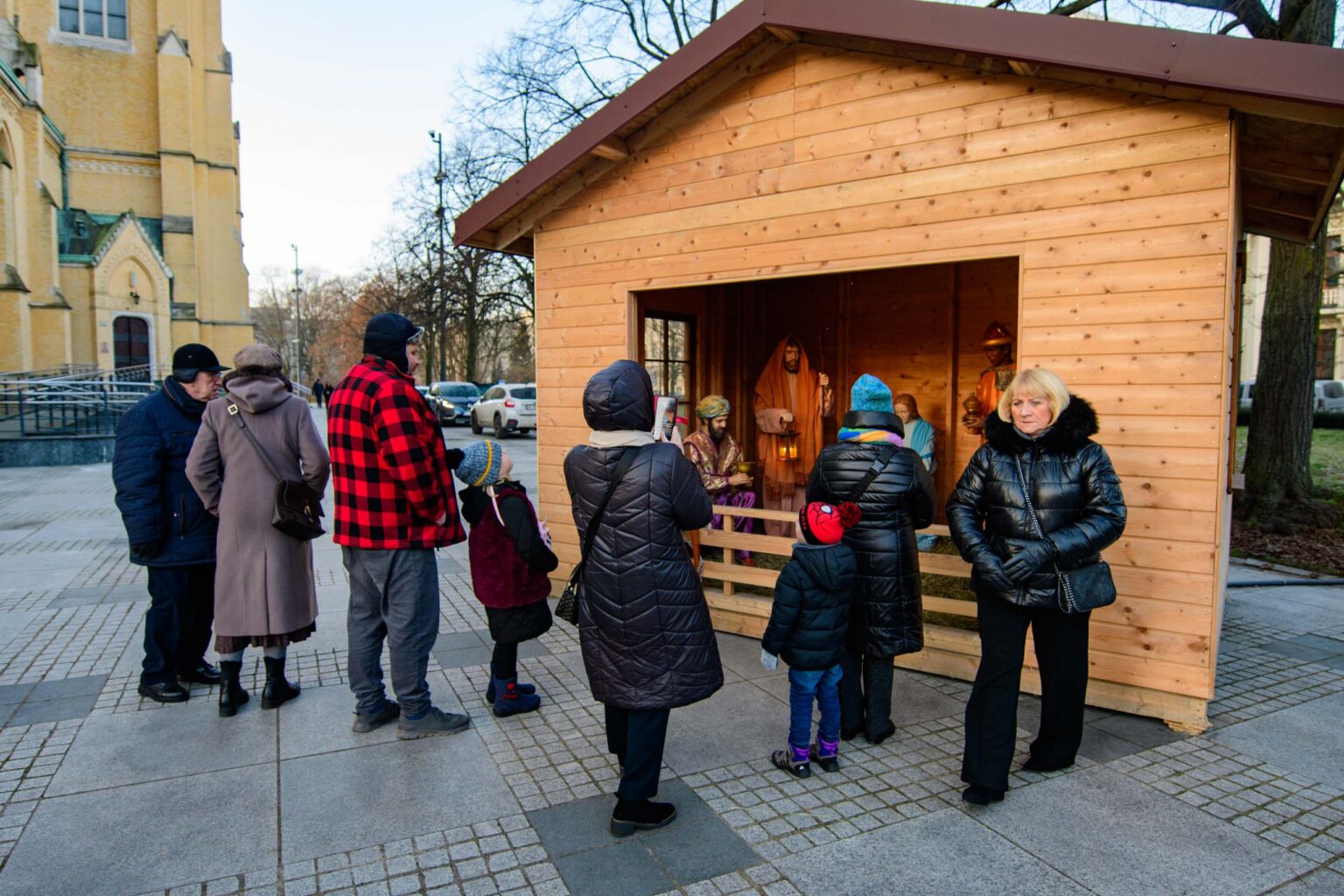 Szopka przed katedra w Lodzi fot Sebastian Szwajkowski 3
